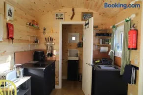 Burnside of Ae Glamping Shepherd's Hut - Image 3