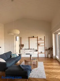 Rannakivi home by the sea - Image 1