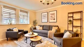 Bellahomes XL Apartment Klima private Parking Coffeestation Long Stay Airport Frankfurt 30 Min - Image 1