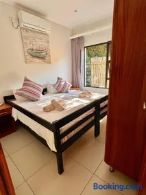 Luxurious Beachfront house-Villa 44 - Image 3