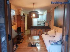 Apartamentos Nilsson, Casa Botigue, centro de Plan - Image 1