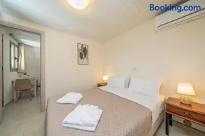 MAKIS VILLAGE-APARTMENTS - Image 4