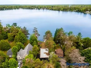 Luxury Lakefront with Sauna & EV - Image 4