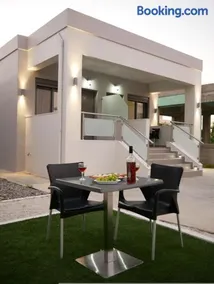 Erotokritos Studios near the beach - Image 1
