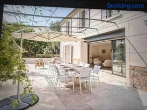 Superb Villa Private Pool - Image 2