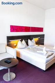 Neufeldersee Hotel & Restaurant - Image 2