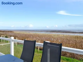 Beachcomber Lodge - Image 1