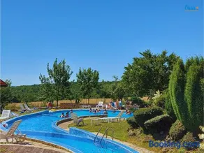 Oasis Beach Apartments Kamchia - Image 5