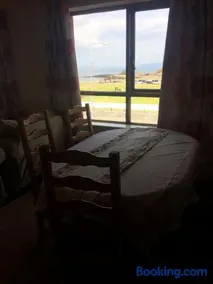 37 Atlantic Point, Ground Floor, Sea View Apartment sleeps 6 - Image 1