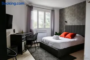 Les Remparts Catalan - 3 Bedrooms, Centre - Image 2