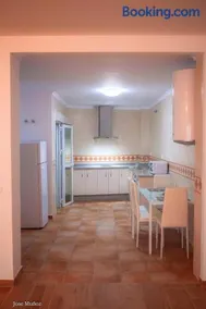 Modern Apartment in Peñaflor with Air Conditioning - 85 m² - Image 4