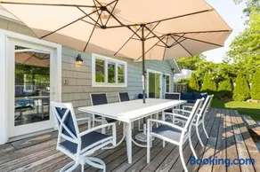 Luxurious Hamptons House with Heated Pool & Grill - Image 3