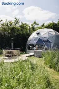 Beautiful Olive Pod Geo Dome House with Hot Tub - Image 3