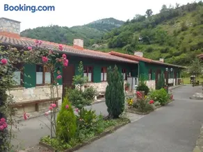Apartamentos El Campal - Image 1
