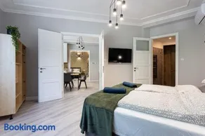 Buda Castle Serpentine Apartments - Image 3