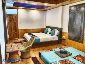 Stayza Retreat Kufri Shimla - Image 1