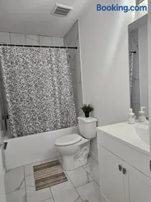 Non Smoking- Stylish Basement Suite Near Airport, Trails & Dining - Image 3