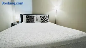 Comfort Escape, rooms in Charlotte with shared common spaces - Image 2