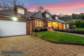 Mews Hill, 5 bedroom New Forest Holiday Cottage - Image 2