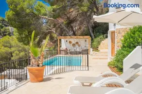 Villa avec piscine privée, terrasse et jardin | Vue montagne - Image 5