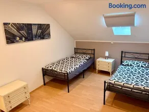 Apartment in Kleinkahl II Parking & Self Check-in - Image 3