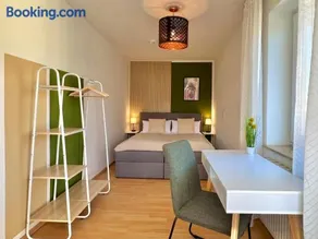Modernes Apartment mit Balkon - Image 1