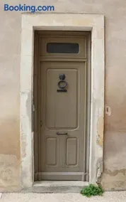 La Cabane - Au cœur d'un village médiéval - Image 2