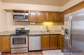 Updated condo in Logan - Image 2