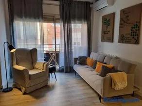 QEhome - confort, parking y cargador EV en el centro de Manresa - Image 1