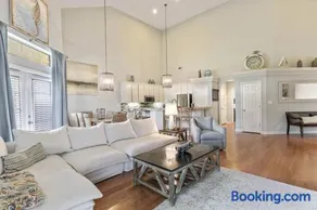 4 Br - 3 Ba Townhouse Walkable to Pool - Image 5