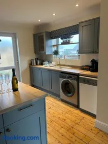 5 Edgebury - Image 3