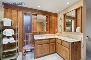 221W 221 Whittley - Image 4