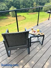 The Cabin - Private Car Park with CCTV - Fast WiFi - Peaceful Retreat with Views for Business or Couples - Image 5