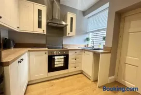 Queens Cottage - Image 4