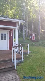 Saunamökki järven rannalla - Image 3