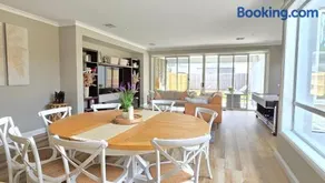Sandy Shores Capel, New Build, 5m walk to beach, 7 min to springs - Image 2