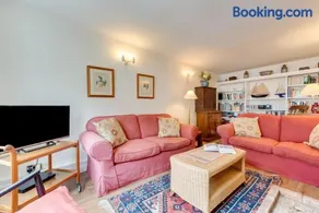3 Bed in Woodbridge oc-acot - Image 4