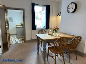 Quayside Georgian Townhouse - Image 4