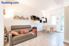 Cool Flat Alberti Lift, Terraces, Free Parking - Image 1