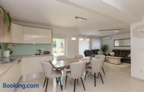 Stunning Home In Kamenmost - Image 4