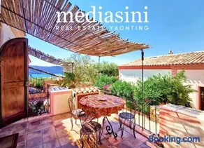 Villa Virginia - 10min Walk to Beach - Image 3