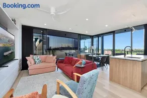 Newcastle Views at One Apartments - Image 1