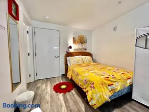 Micro Studio Apartment 10 Minutes Walk to University of Washington - Image 1