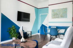 1BR Super King sized Apartment Contractor friendly - Free Parking! - Image 2