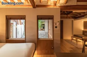 Luxury Hanok Blissful House - Image 4