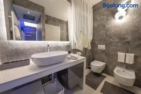 Magic Luxury Apartments - Image 3