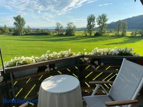 Gemütliche Wohnung mit Ofen und Naturblick - Image 4