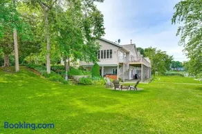 Home w Hot Tub & Dock on Howard Lake - Image 3