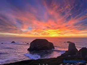 Seaside Elegance Oceanfront Escape with 3 Suites - Image 3
