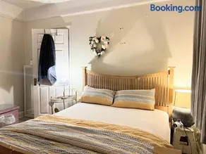 Spacious room in House - Image 1